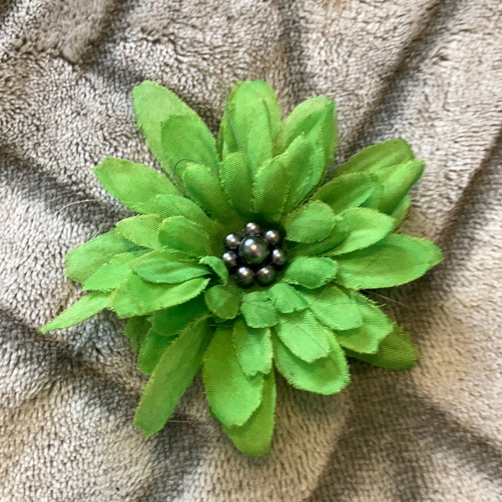 Flower hair clip